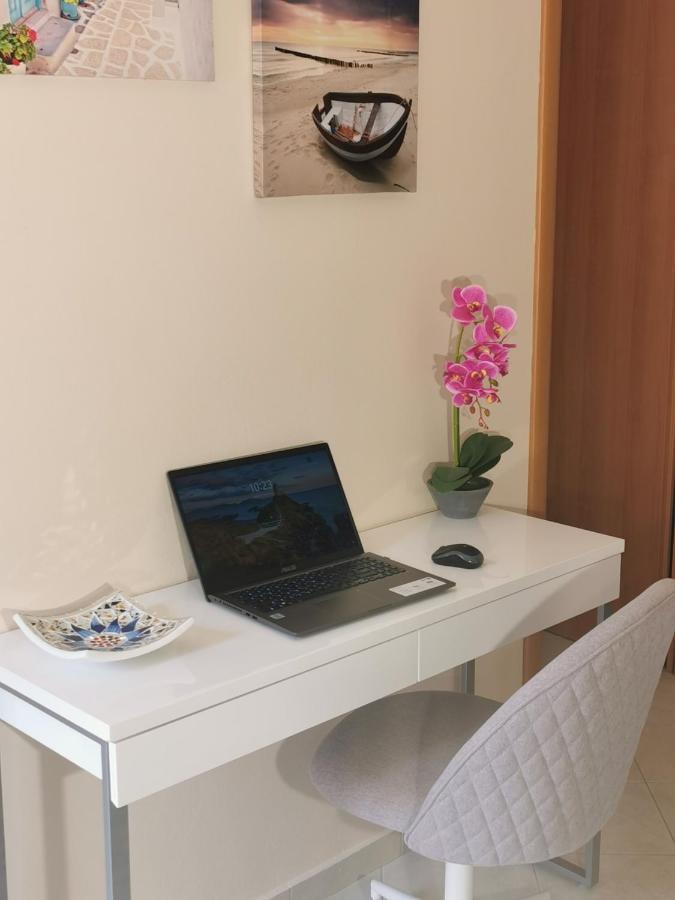 Fiore Di Rodi - Private Pool, Jacuzzi And Barbecue Appartement *